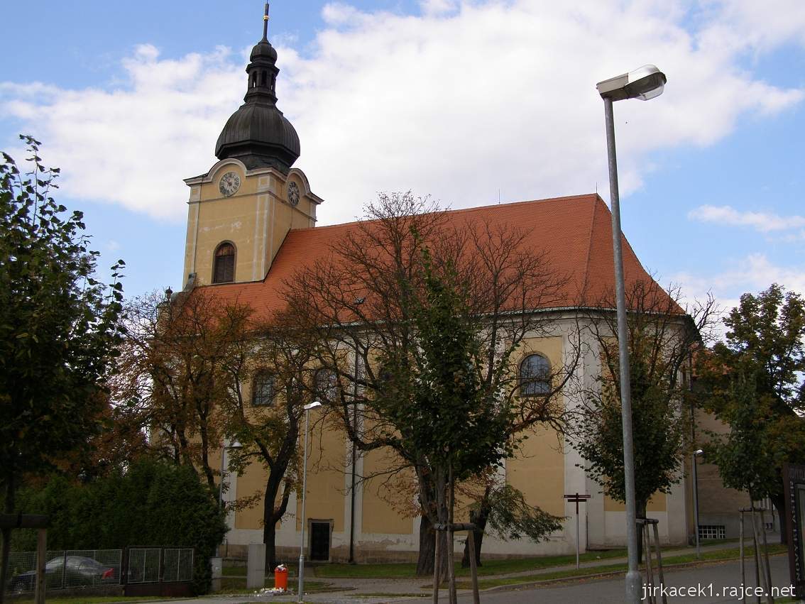 Napajedla - kostel sv. Bartoloměje - celkový pohled
