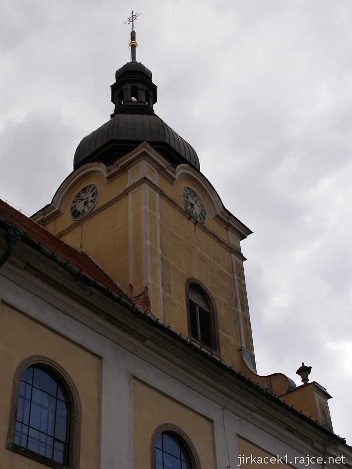 Napajedla - kostel sv. Bartoloměje - věž s cibulovou bání