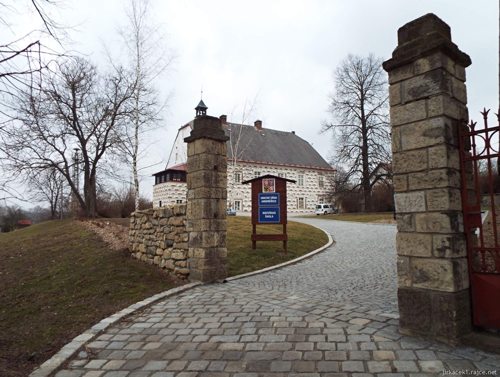 Jaroměřice u Jevíčka - zámek - vstupní brána