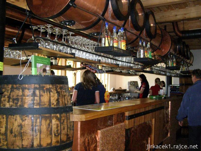 Bunč - výletní chata v Chřibech - bar uvnitř chaty