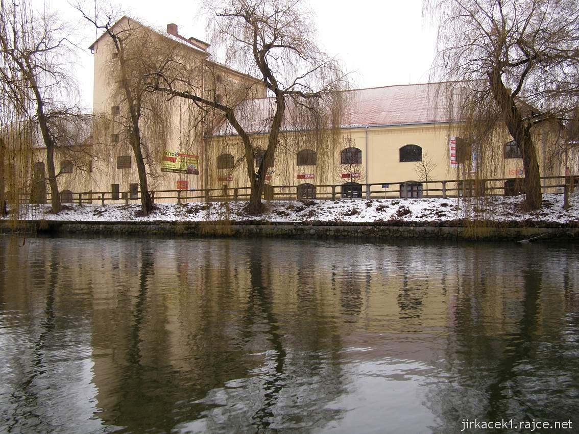 Pivovar Choceň - pohled přes řeku Tichá Orlice