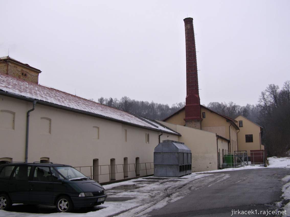 Pivovar Choceň - zadní pohled a komín