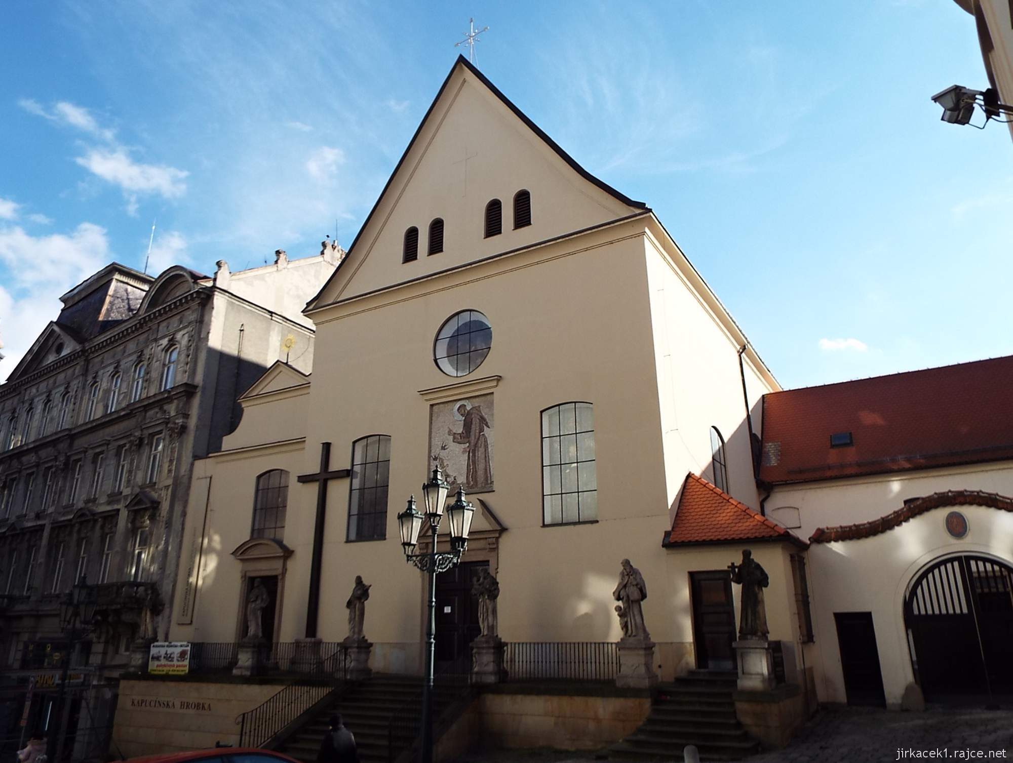 C - Brno - Kostel Nalezení sv. Kříže 10 - kostel zvenku