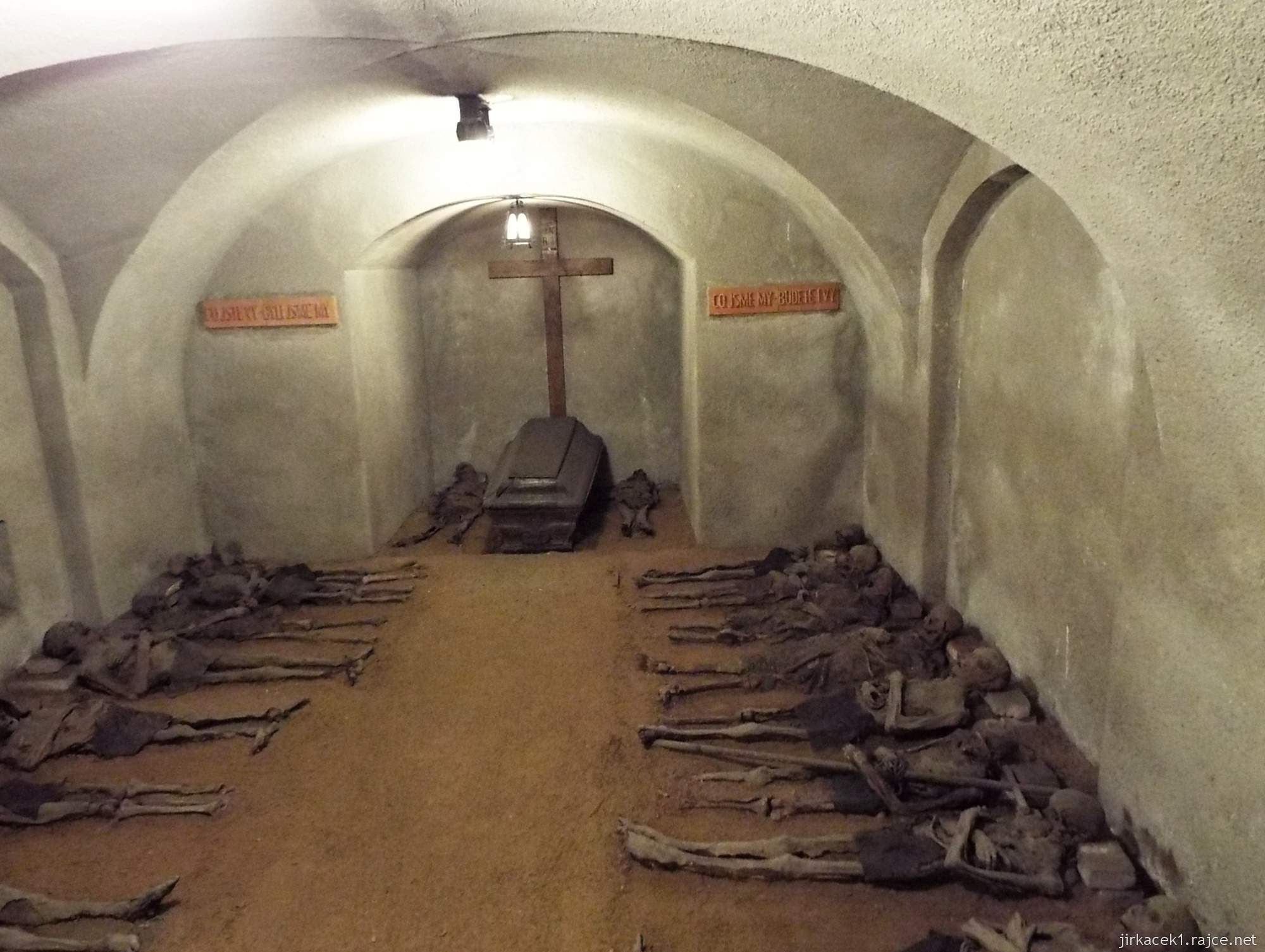 C - Brno - Kostel Nalezení sv. Kříže 32 - hrobka prostých kapucínů