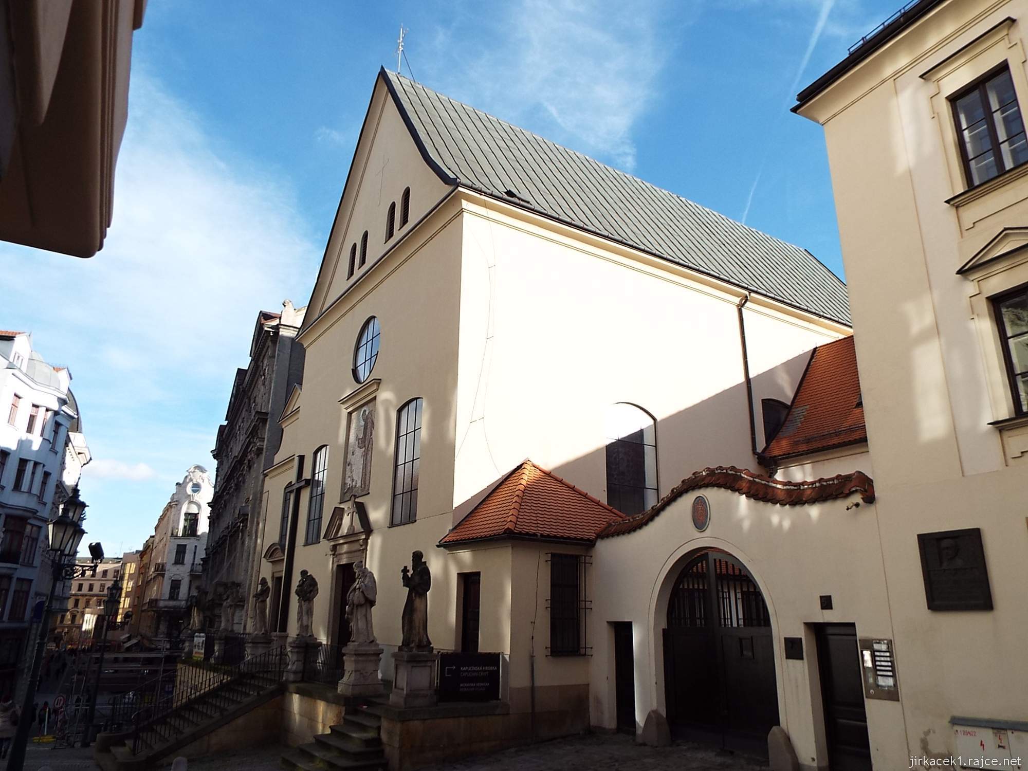 C - Brno - Kostel Nalezení sv. Kříže 33 - kostel zvenku