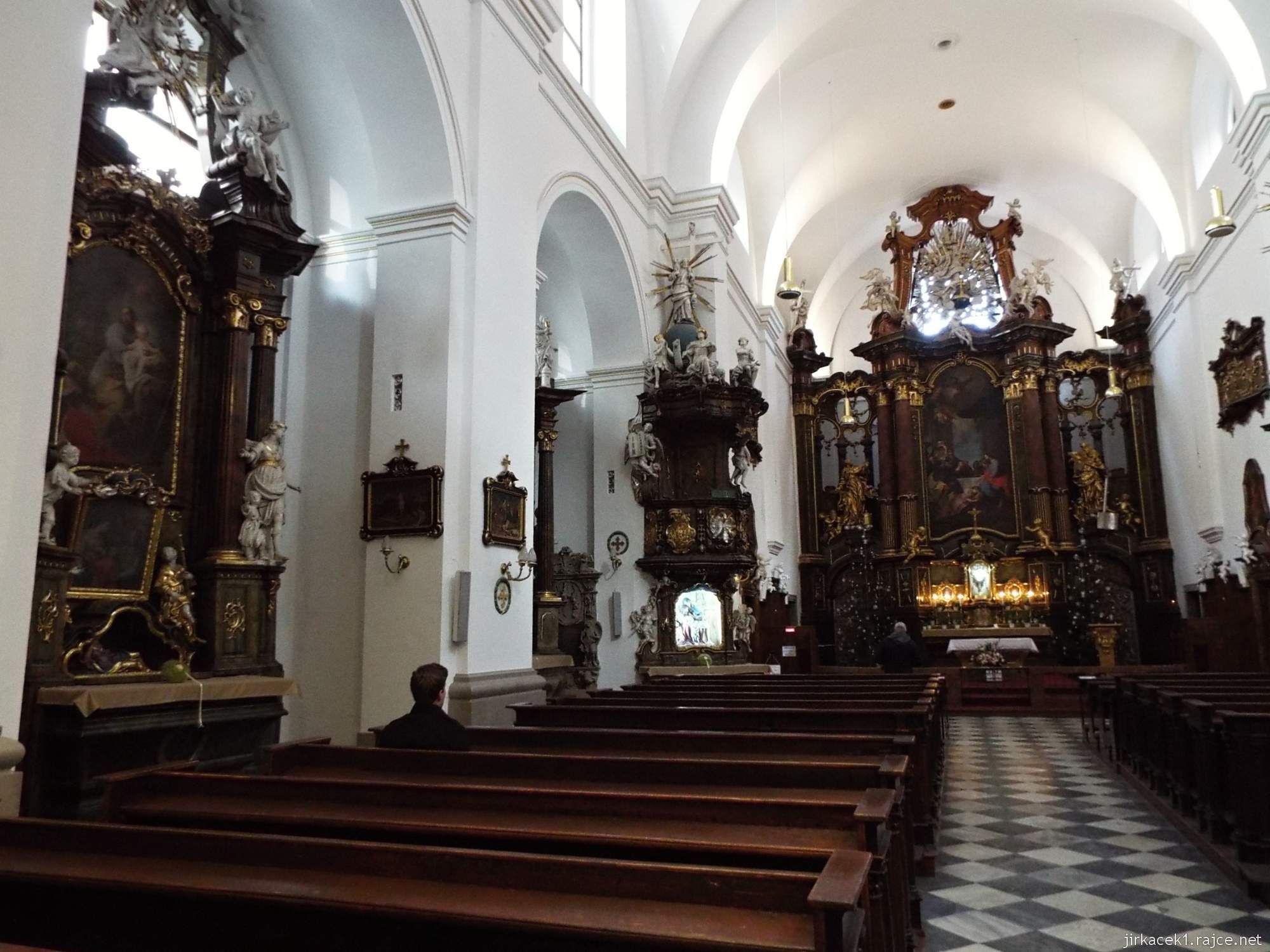 G - Brno - Kostel sv. Máří Magdalény 13 - interiér