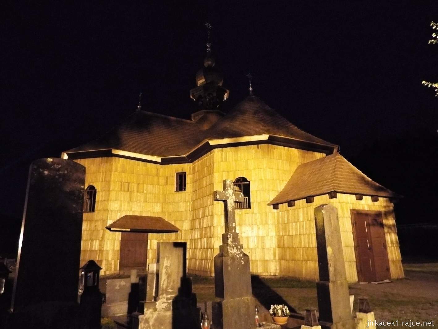 Velké Karlovice - Kostel Panny Marie Sněžné 33 - v noci