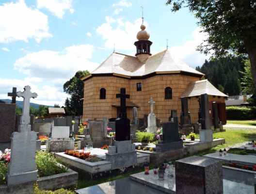 Velké Karlovice - Kostel Panny Marie Sněžné 01 - celkový pohled