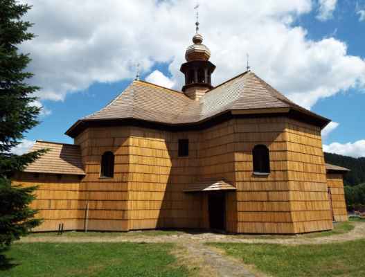 Velké Karlovice - Kostel Panny Marie Sněžné 04 - boční pohled