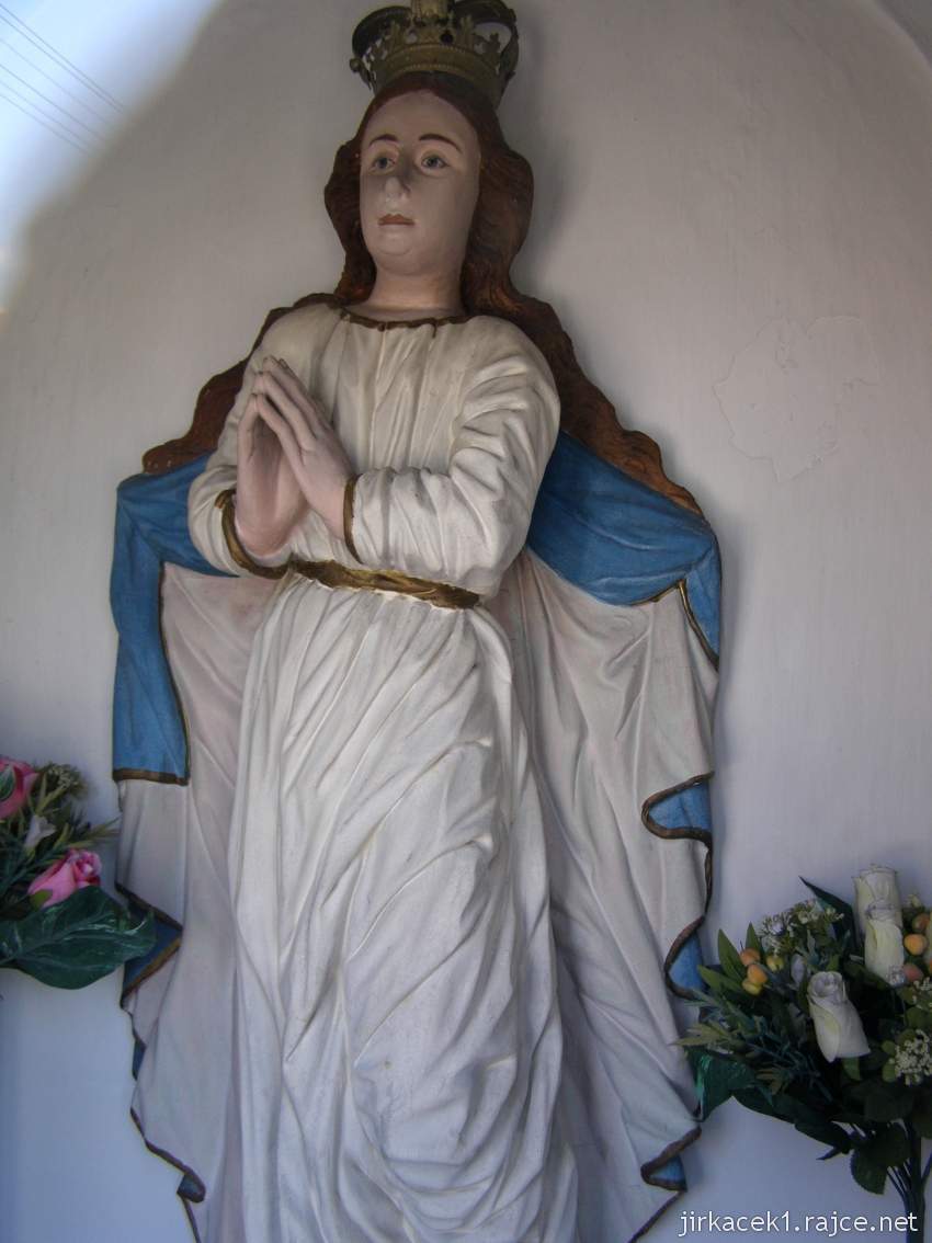 Hlučín - kaple na Dlouhoveské ulici - interiér