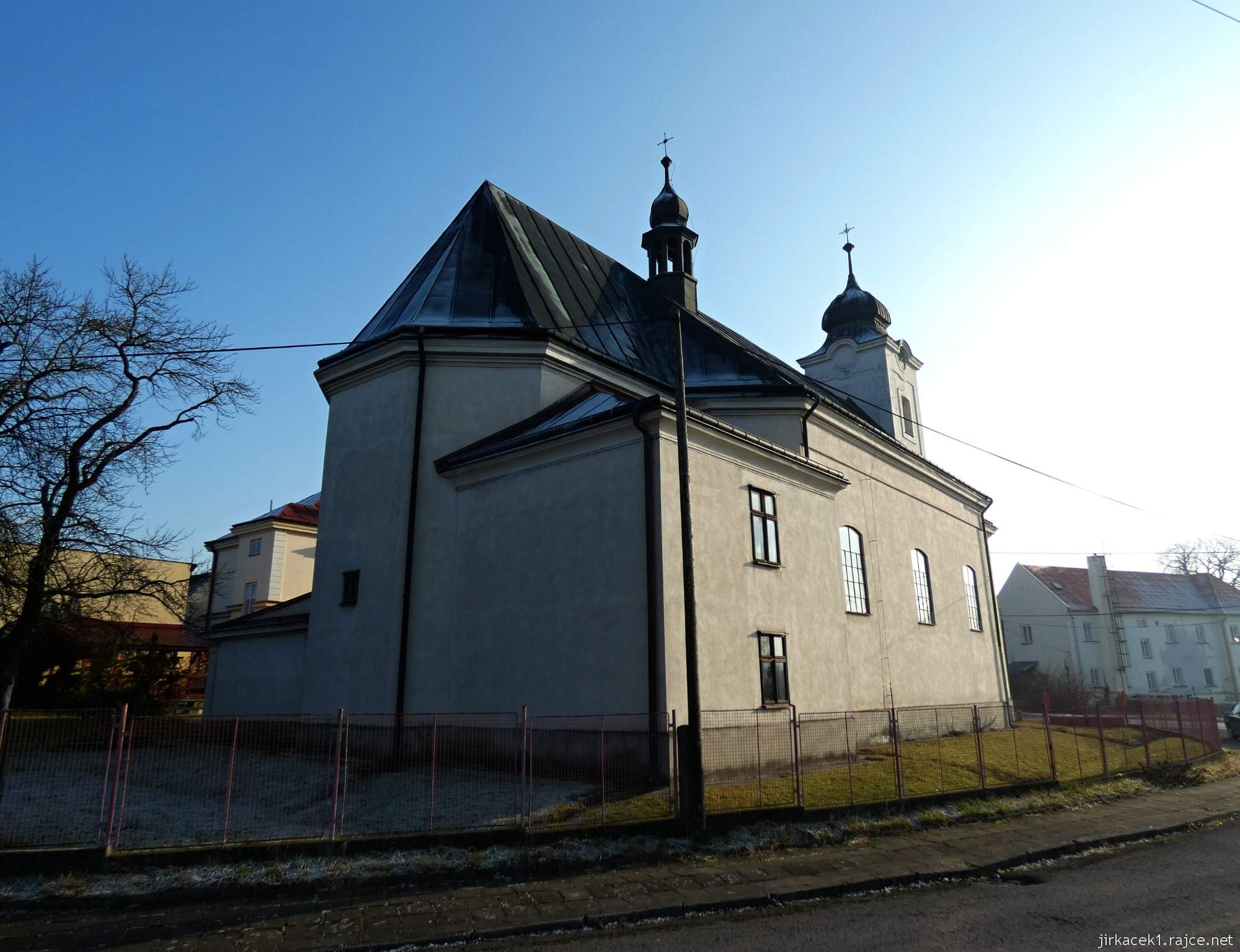 2 fanoušci Kategorie a štítky #architektura #cestování #krajina #kultura #vesnice #výlet #kostel #valašsko #traveling #morava #undefined #cestovanie #church #choryně Další alba autora Choryně - kaple sv. Jana Nepomuckého Valašské Meziříčí - kaple sv. Rocha Valašské Meziříčí - stará krásenská radnice Valašské Meziříčí - Krásenský pivovar Zašová - poutní místo Stračka s pramenem vody Zašová - rozhledna Zašovka Podobná alba MotoPutování - Pavlov, Dívčí hrad, Moravský Krumlov Čarodějné rejdění 2021 Pálení čarodějnic 1. Třída Moje něj co mám, navždy spolu Létání B.13.9.2020 Galavečer 2019 Zrušit nahrávání Produkty Fotokniha Pexeso Kalendář Fotky Klasik Fotky na desce Magnetky O Rajčeti Kontakty Soutěže Novinky Hlasování Zelináři Reklama Zajímavé fotky Alba do stránek API pro vývojáře Měření návštěvnosti Podpora Návody Pravidla Podmínky soukromí GDPR Děti na rajčeti Hlášení závadných fotek Rajce.net je největší česká sociální síť zaměřená na sdílení fotografií a videí. Nabízí neomezený prostor zdarma, snadnou a rychlou výrobu fotoknih i jiných fotoproduktů. info@rajce.net 1 258 371 | 1 218 666 650 Provozovatelem webu rajce.idnes.cz je společnost MAFRA, a. s., Karla Engliše 519/11, Praha 5, 150 00, IČO: 45313351 Choryně - kostel sv. Barbory 01 - celkový pohled