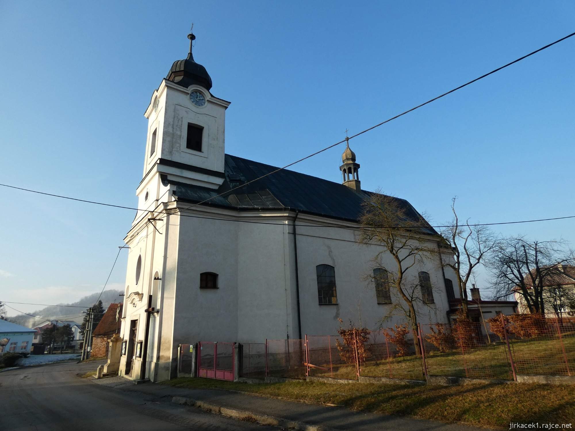 2 fanoušci Kategorie a štítky #architektura #cestování #krajina #kultura #vesnice #výlet #kostel #valašsko #traveling #morava #undefined #cestovanie #church #choryně Další alba autora Choryně - kaple sv. Jana Nepomuckého Valašské Meziříčí - kaple sv. Rocha Valašské Meziříčí - stará krásenská radnice Valašské Meziříčí - Krásenský pivovar Zašová - poutní místo Stračka s pramenem vody Zašová - rozhledna Zašovka Podobná alba MotoPutování - Pavlov, Dívčí hrad, Moravský Krumlov Čarodějné rejdění 2021 Pálení čarodějnic 1. Třída Moje něj co mám, navždy spolu Létání B.13.9.2020 Galavečer 2019 Zrušit nahrávání Produkty Fotokniha Pexeso Kalendář Fotky Klasik Fotky na desce Magnetky O Rajčeti Kontakty Soutěže Novinky Hlasování Zelináři Reklama Zajímavé fotky Alba do stránek API pro vývojáře Měření návštěvnosti Podpora Návody Pravidla Podmínky soukromí GDPR Děti na rajčeti Hlášení závadných fotek Rajce.net je největší česká sociální síť zaměřená na sdílení fotografií a videí. Nabízí neomezený prostor zdarma, snadnou a rychlou výrobu fotoknih i jiných fotoproduktů. info@rajce.net 1 258 371 | 1 218 666 650 Provozovatelem webu rajce.idnes.cz je společnost MAFRA, a. s., Karla Engliše 519/11, Praha 5, 150 00, IČO: 45313351 Choryně - kostel sv. Barbory 09 - boční pohled
