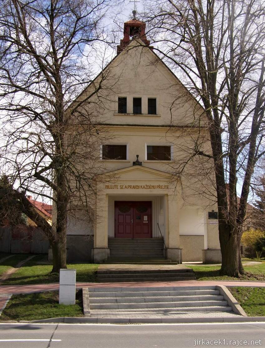 Velký Týnec - kostel církve československé husitské - Husův sbor