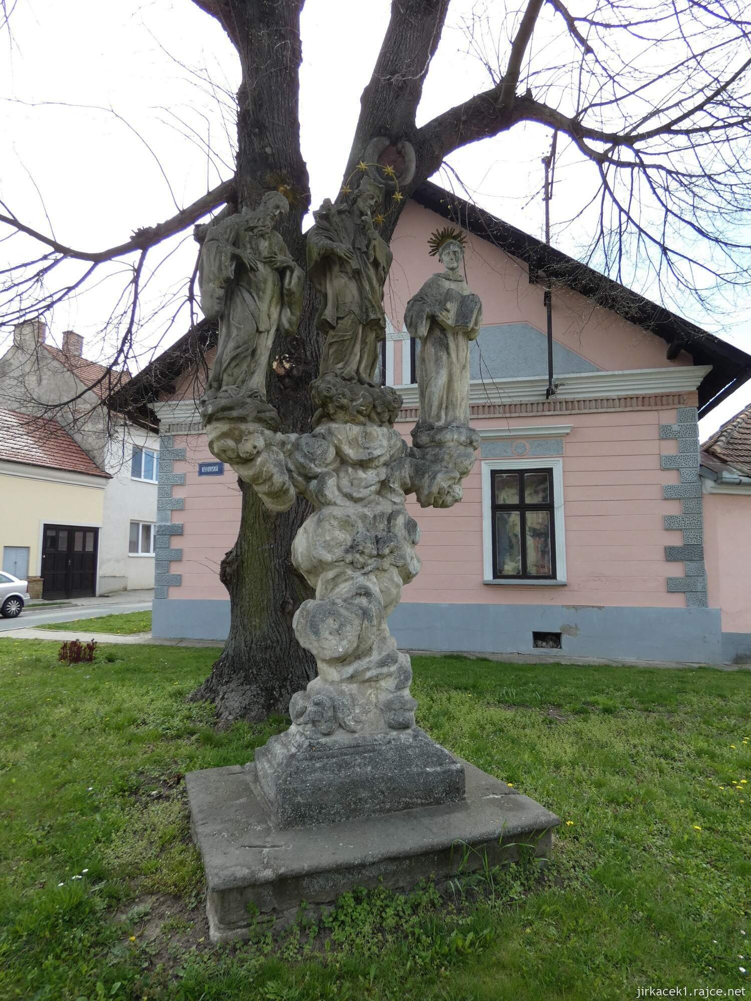 Koryčany - kostel sv. Vavřince - Socha sv. Jana Nepomuckého