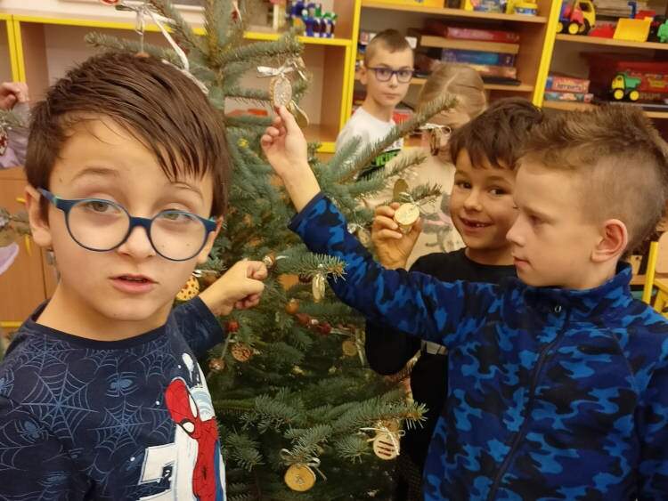 Vánoční vyrábění v 1. oddělení ŠD