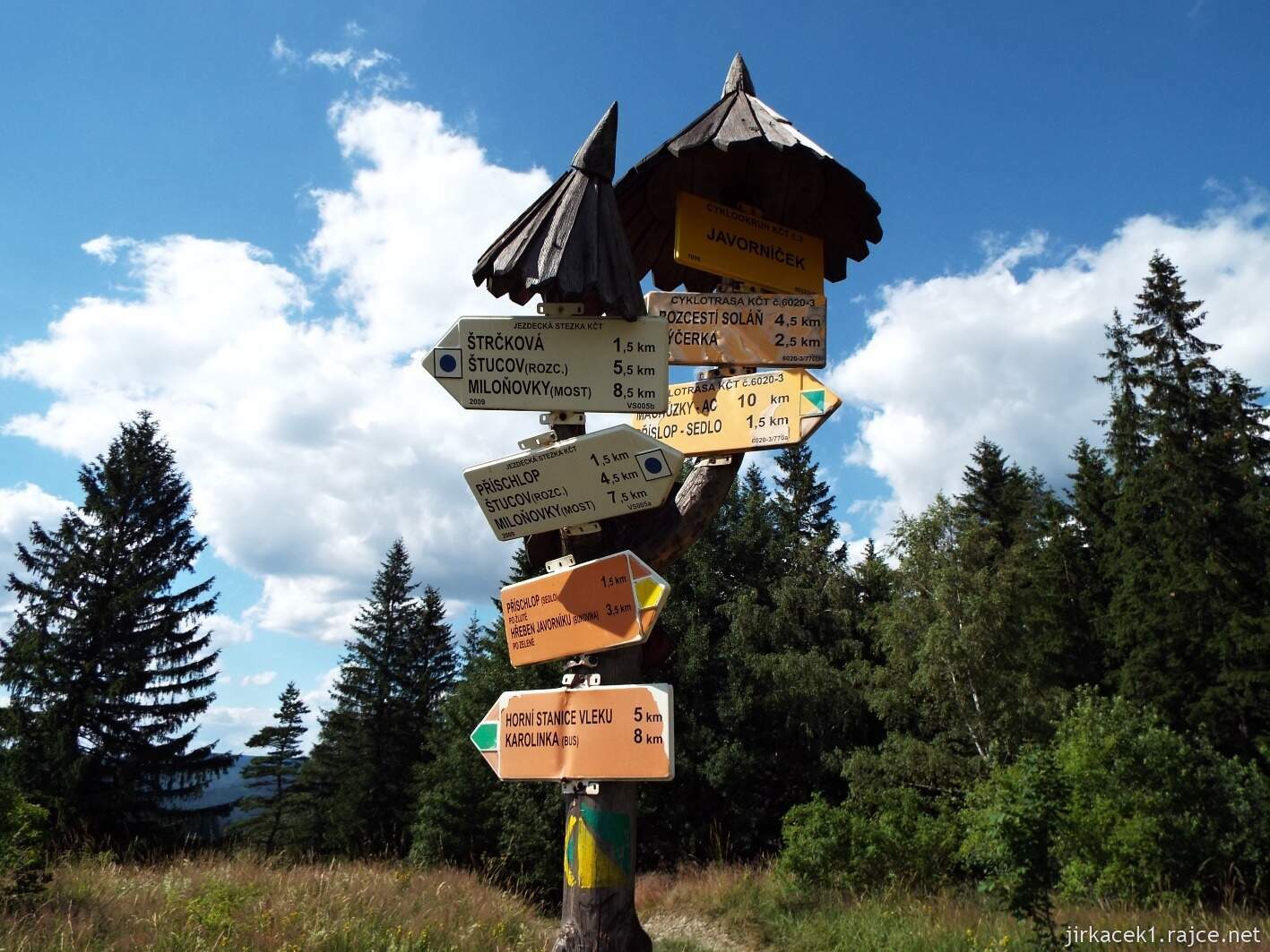 029 - cesta na Javorníček 40 - rozcestník na Javorníčku