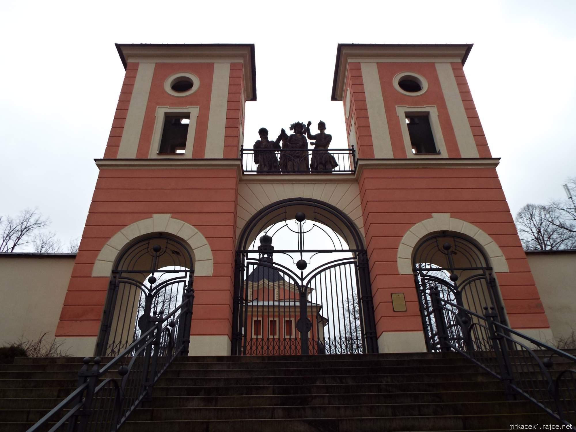 Jaroměřice u Jevíčka - Kalvárie - Kostel Povýšení sv. Kříže - hlavní vstup
