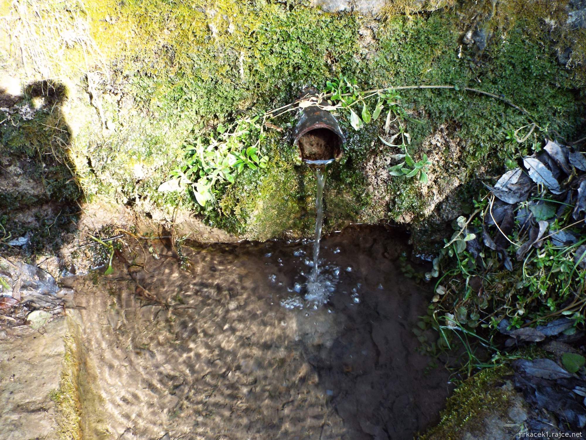 Bílovice nad Svitavou - studánka Stanislava Lolka
