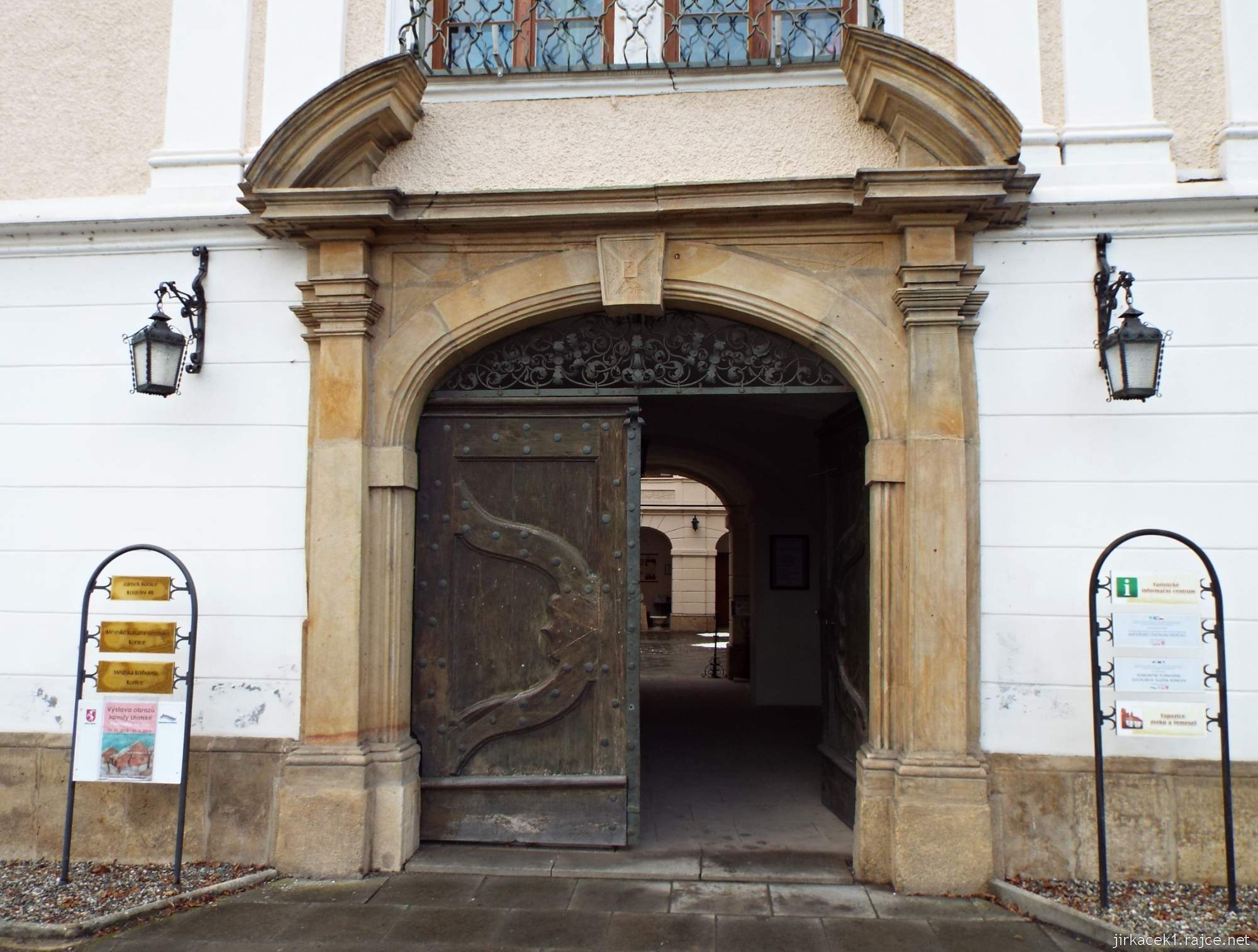 A - zámek Konice 03 - vchod