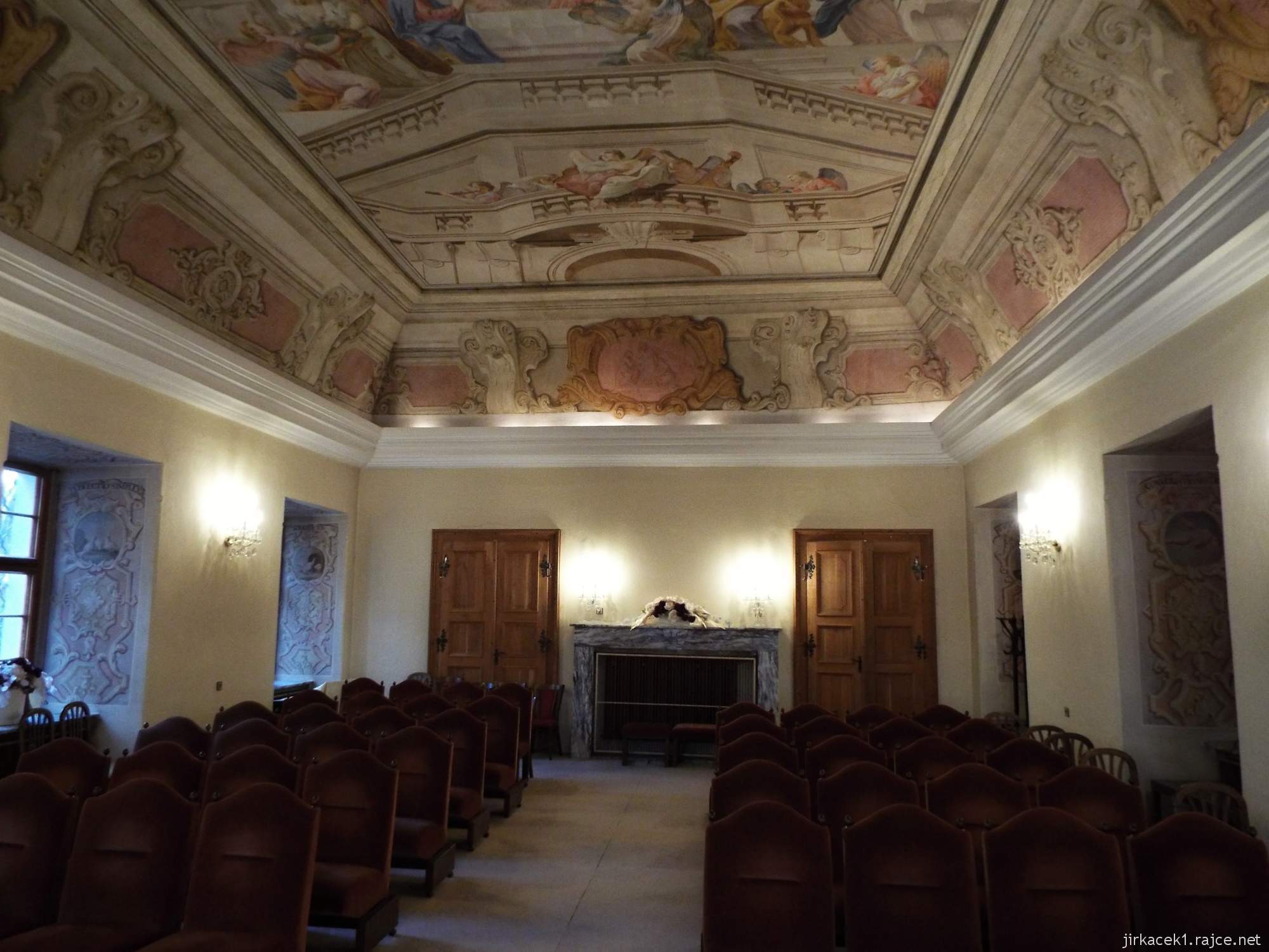 A - zámek Konice 63 - bývalá jídelna řádových bratří a dnešní obřadní síň