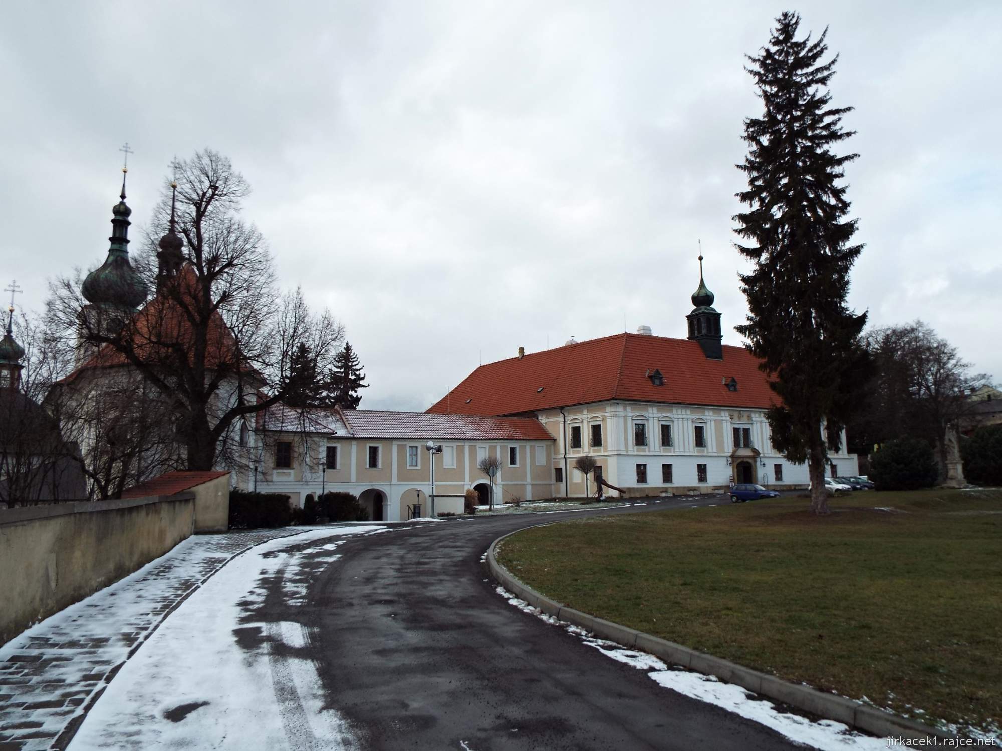 A - zámek Konice 84 - pohled na zámek a kostel Narození Panny Marie