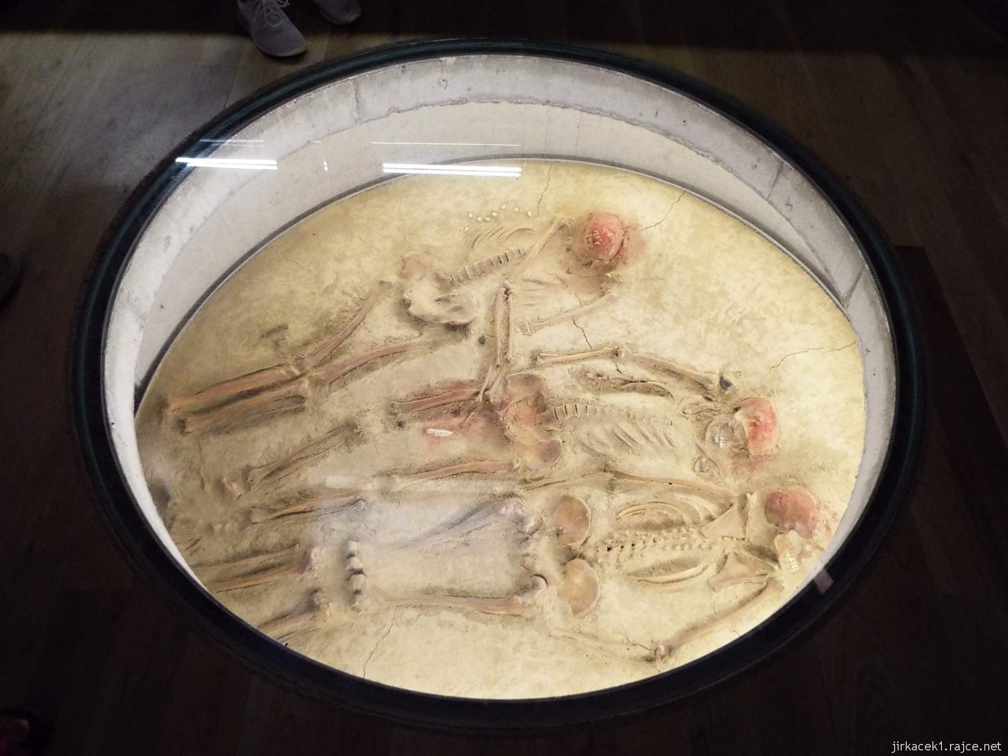 Archeopark Pavlov 15 - expozice Pohřbívání mrtvých