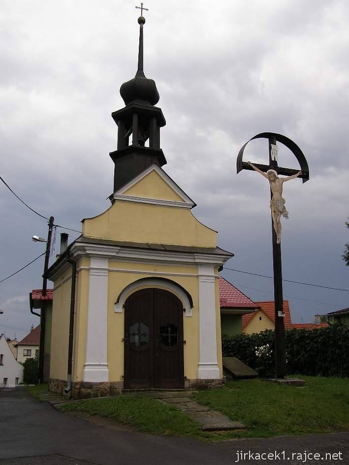 Nový Jičín - Morová kaple a kříž s Kristem