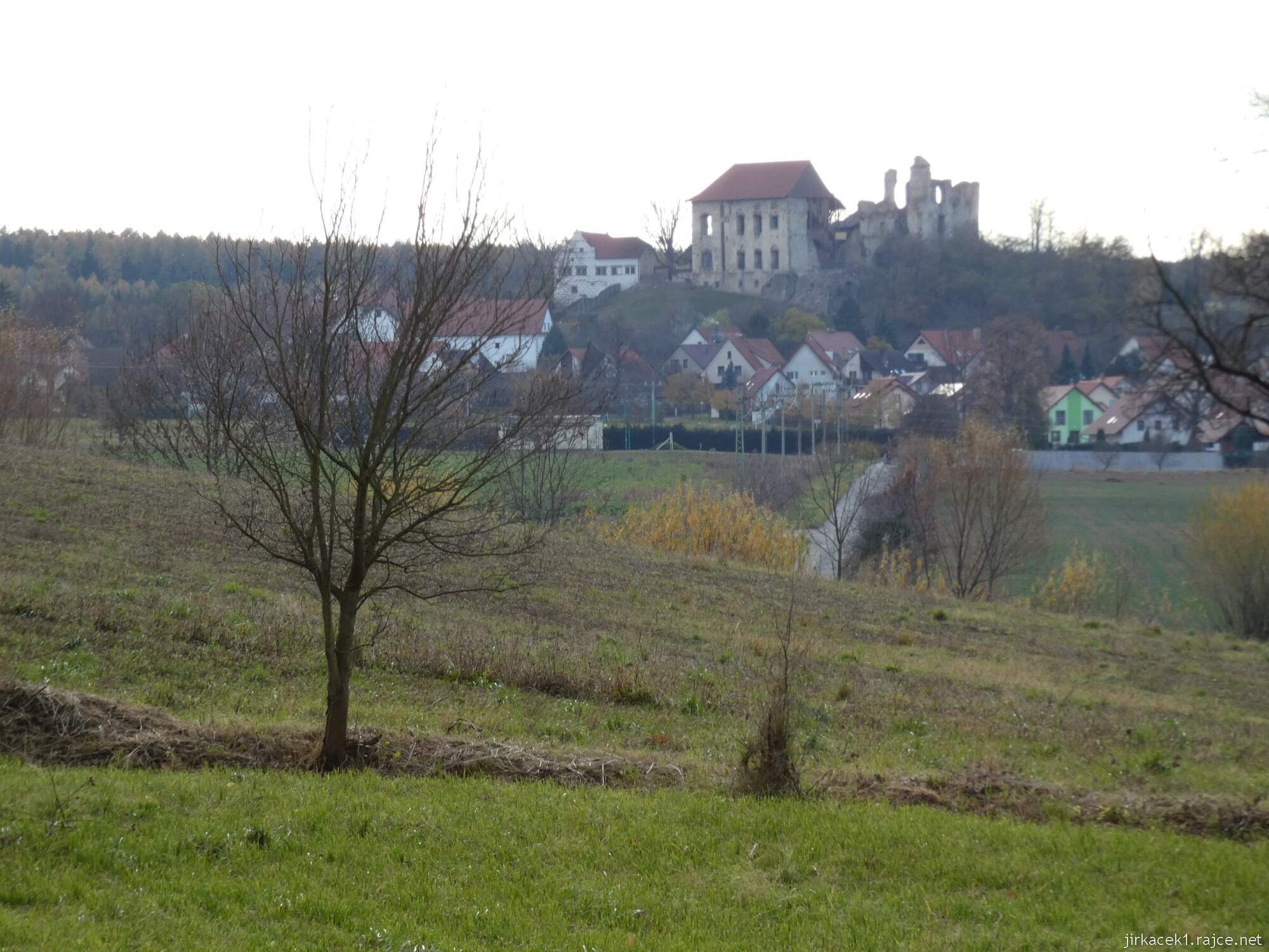 Luže - židovský hřbitov a hrad Košumberk