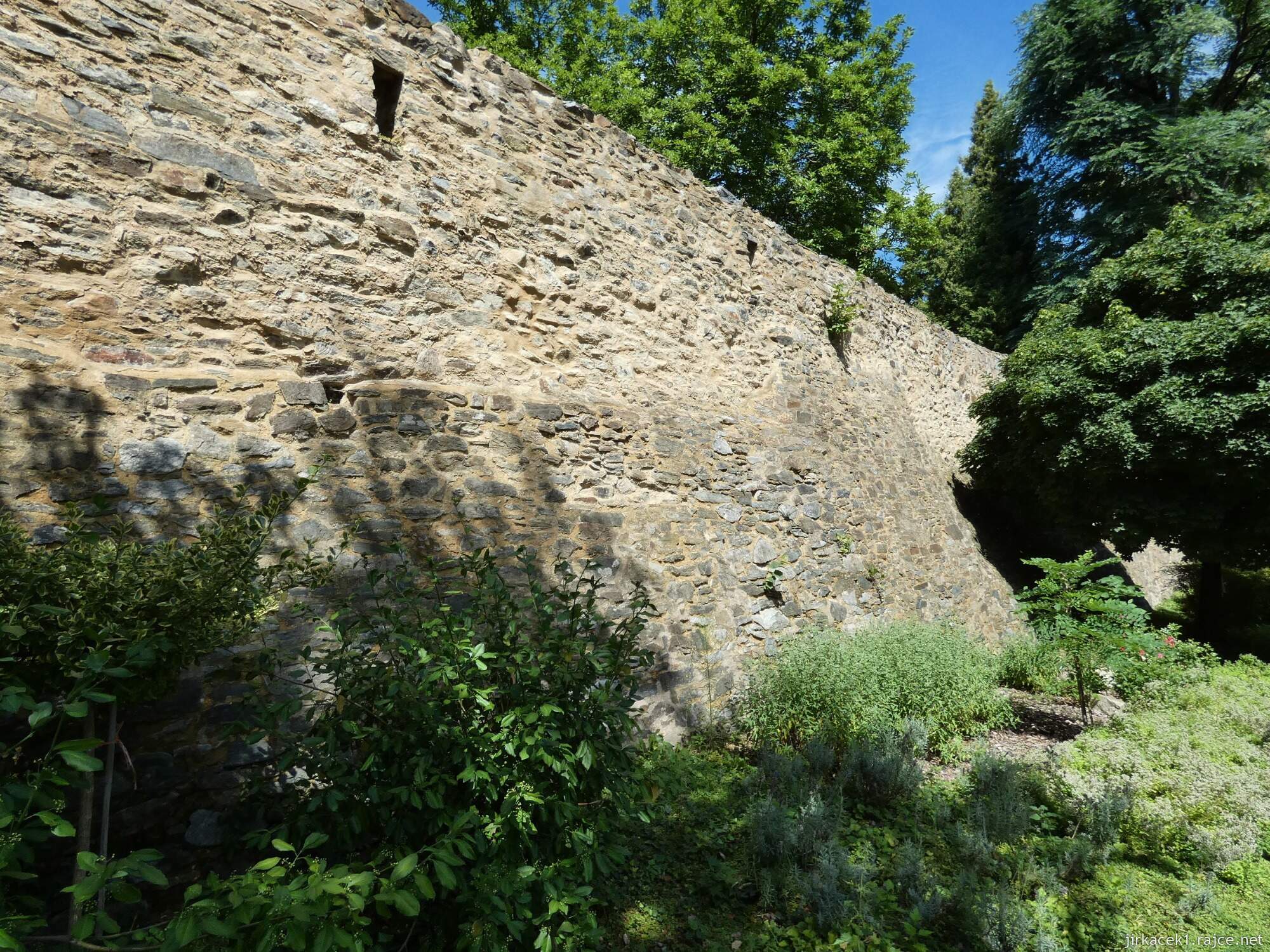 K - Kouřim - městský park Na hradbách 053