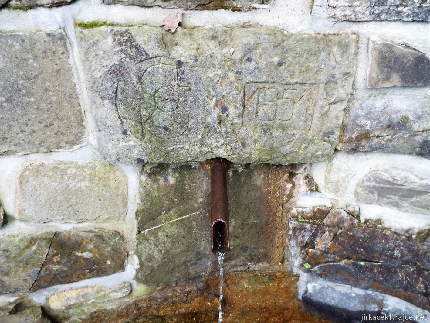 057 - Hovězí - studánka na Žlábku 05