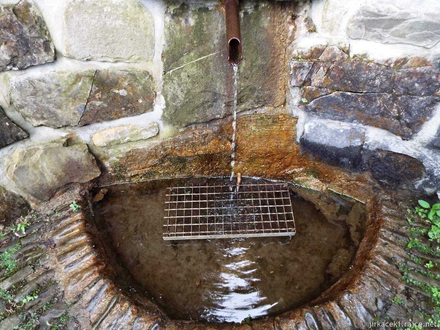 057 - Hovězí - studánka na Žlábku 07