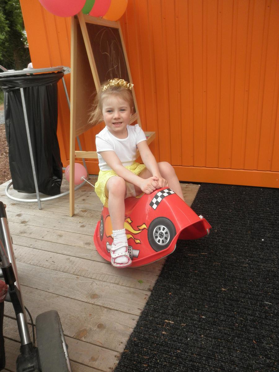 rajce.idnes.cz 2011" 2011-28.4. Vystoupení tanečky – Petrakop – album na Rajčeti