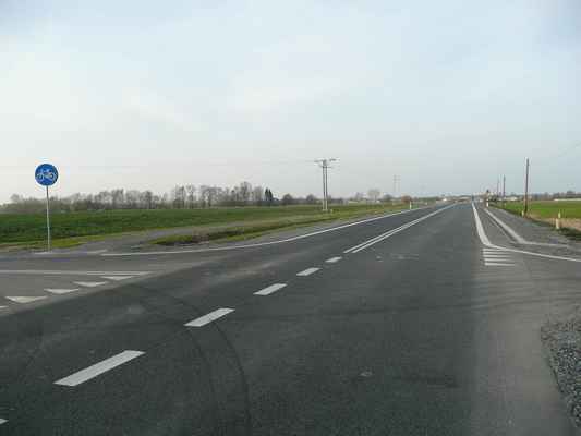 Kousek za hranicemi začíná cca 3km dlouhá cyklostezka z polské Trzebině do Prudniku